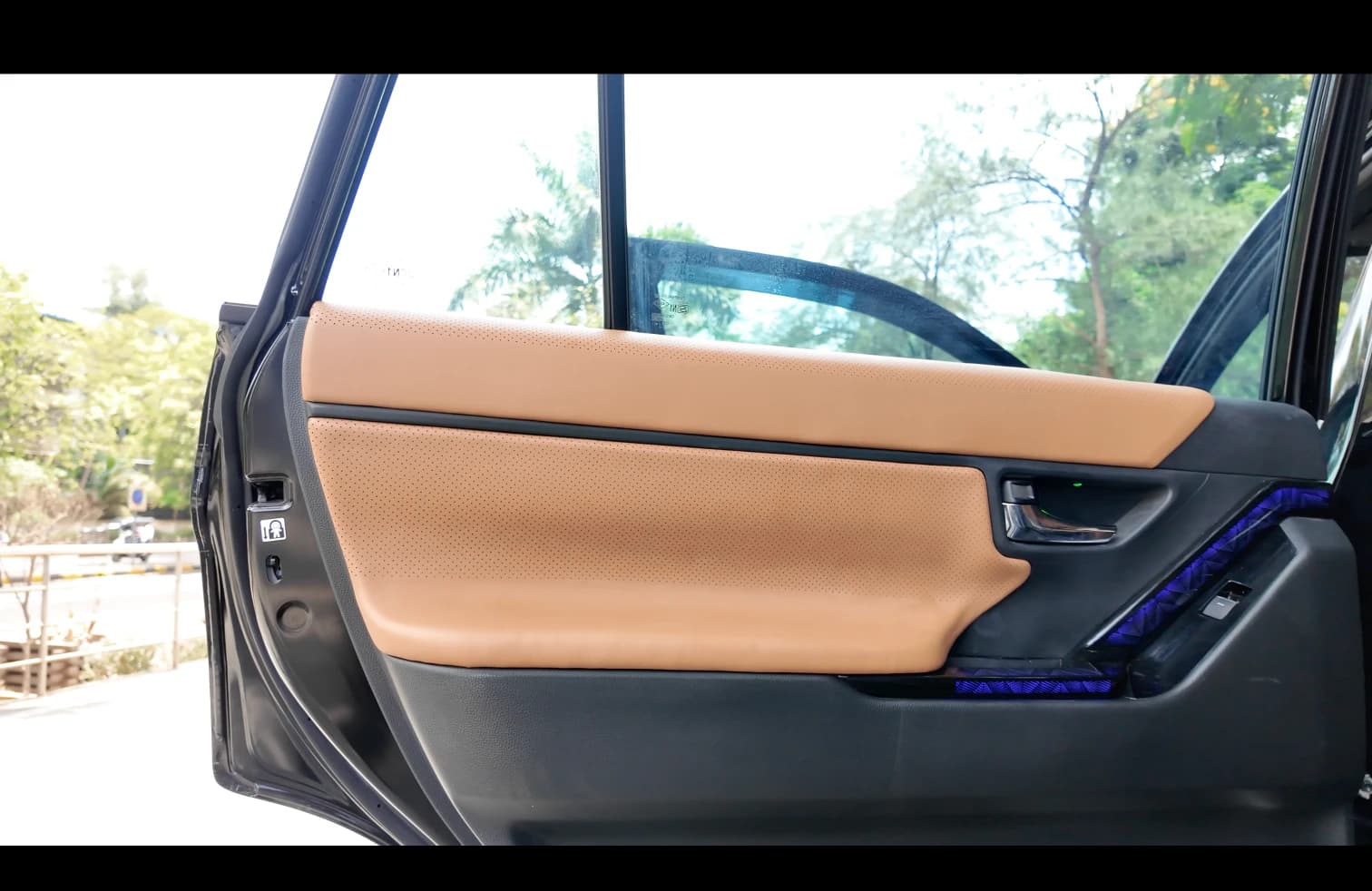 VIG Auto material and trim work